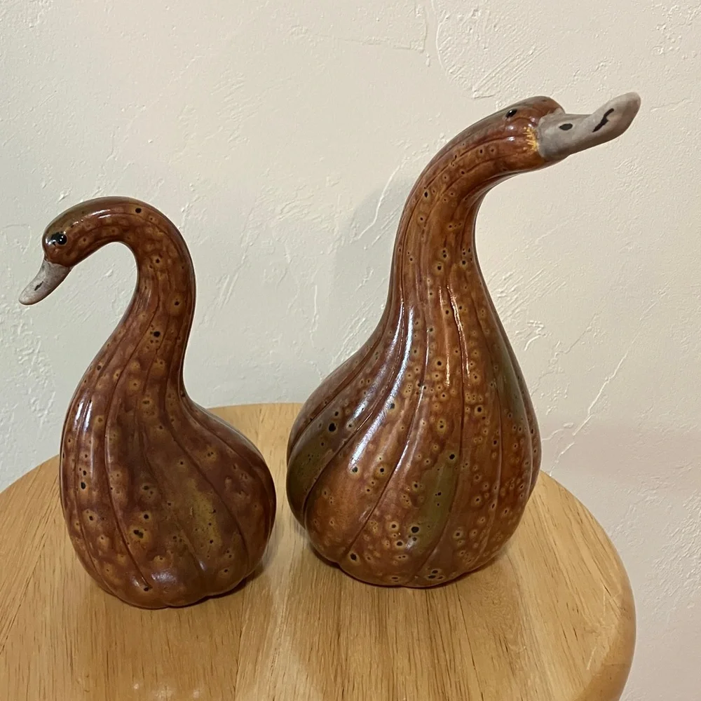 CERAMIC GEESE THAT LOOK LIKE GOURDS